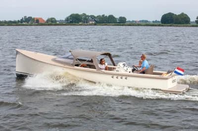 Venegy V30 Classic Cabin 3