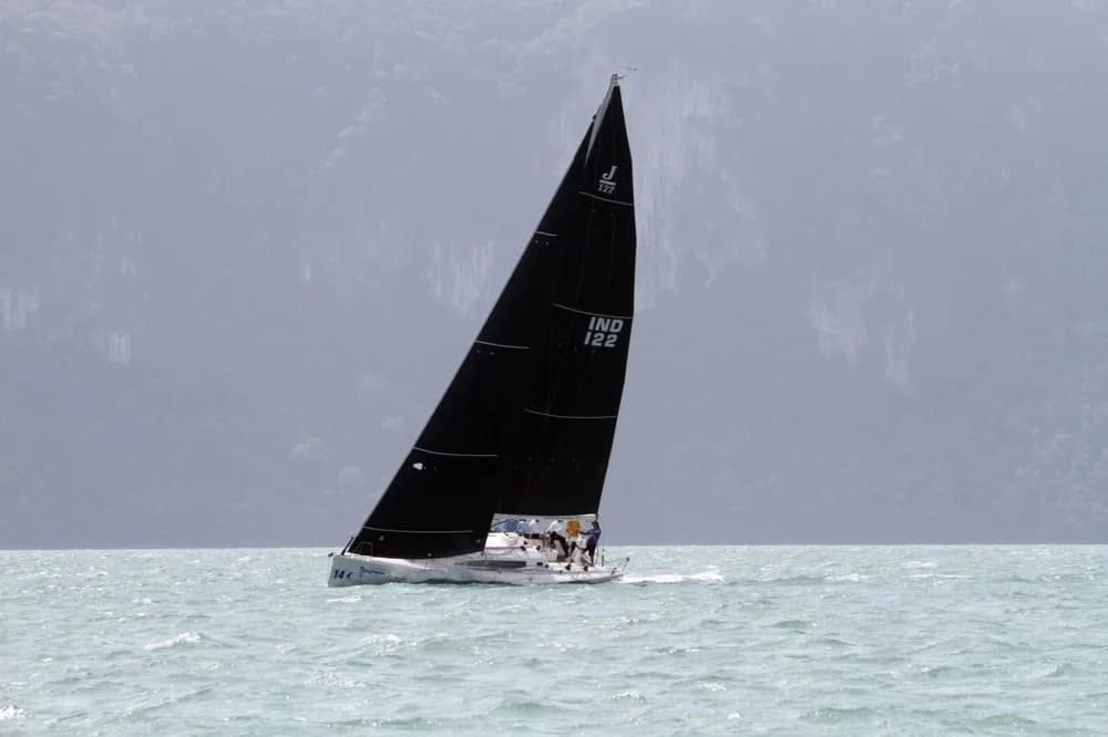 J Boats J/122
