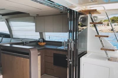 Ferretti Yachts 550 2