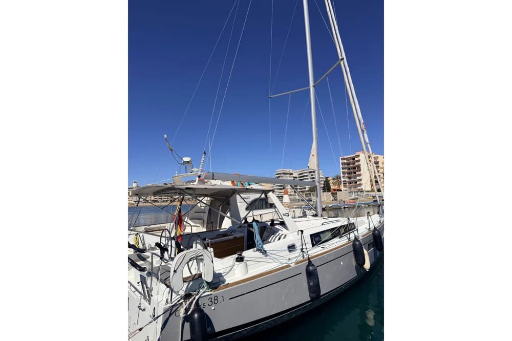 Beneteau Oceanis 38.1