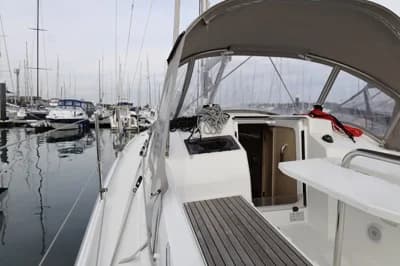 Beneteau Oceanis 30.1 3