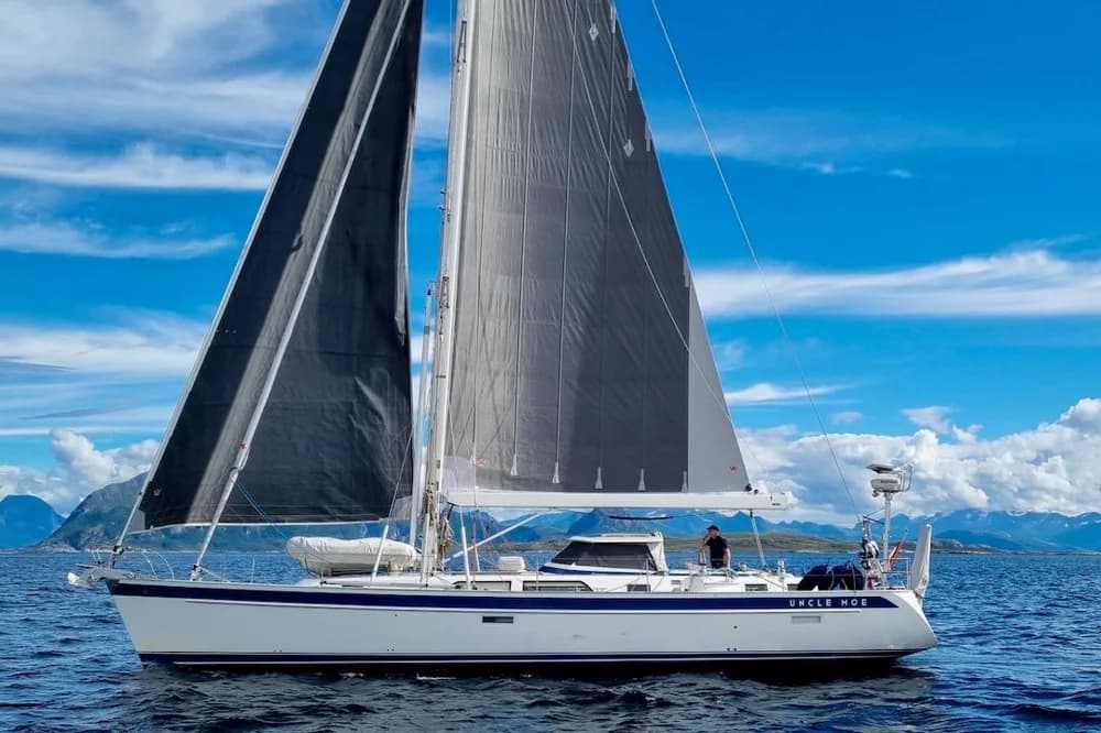 Hallberg-Rassy 55