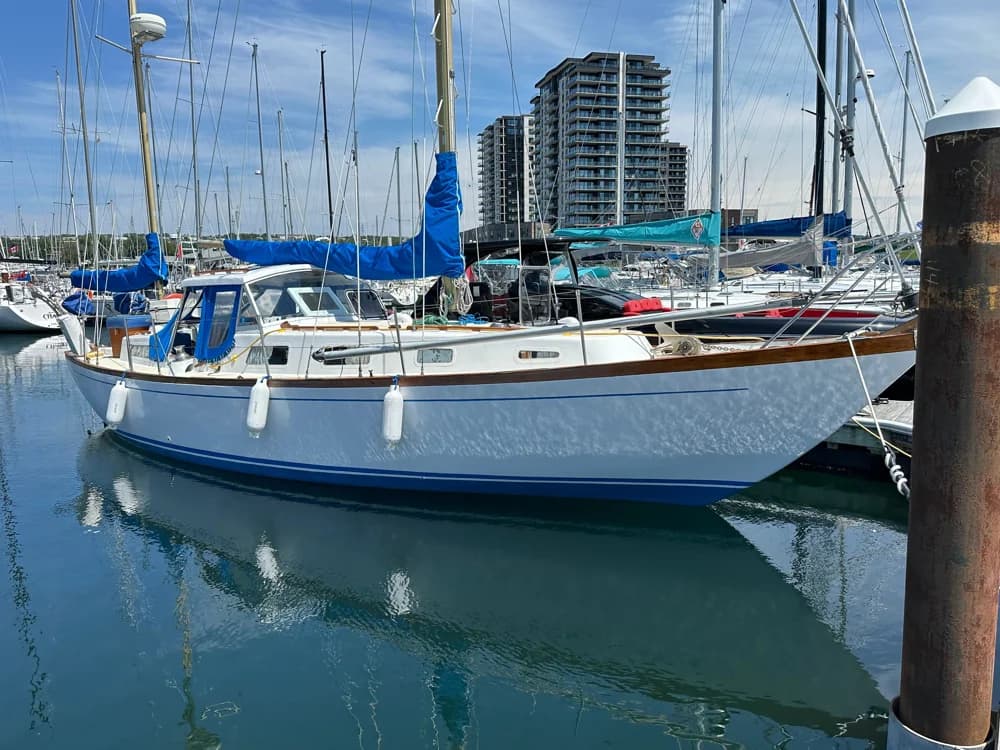 Camper & Nicholsons 38 Ketch