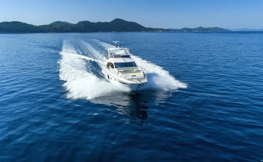 Azimut 66 Fly