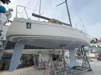 J-Composites J 122 E 2