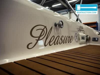 Sea Ray 200 Signature 2