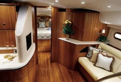 Tiara Yachts 4300 Sovran 2