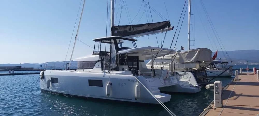 Lagoon 42