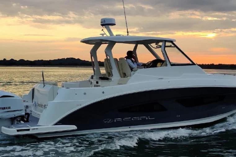 Regal 33 SAV