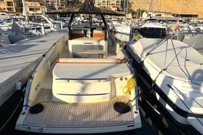 Invictus 320 GT 2