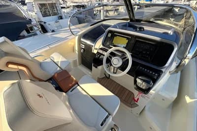 Invictus 320 GT 3