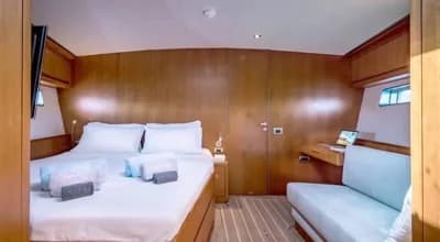 JFA Yachts jv82 3