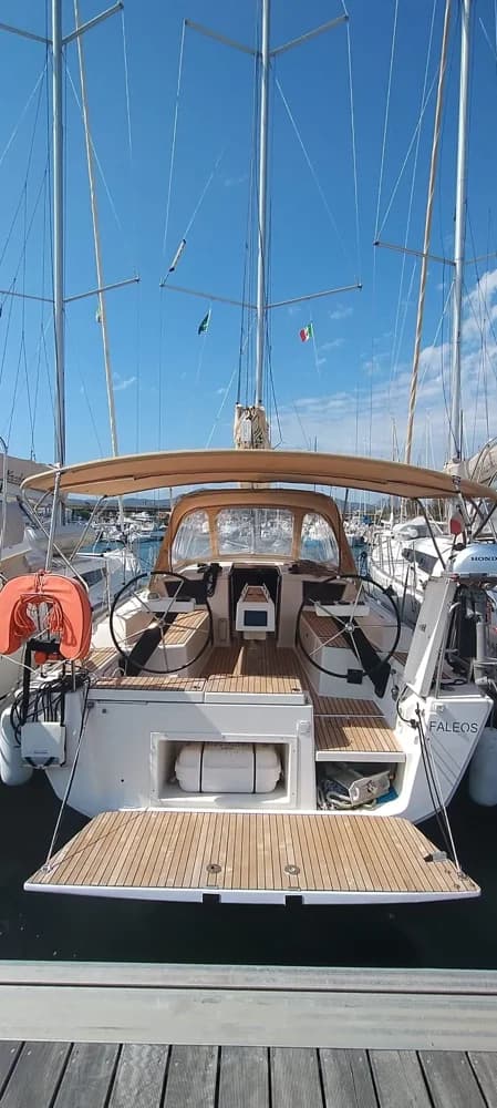 Dufour 360