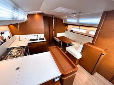 Jeanneau Sun Odyssey 440 2