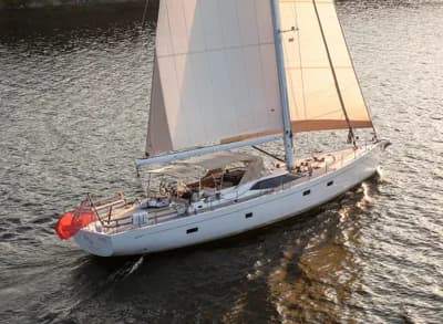 Oyster 825 2