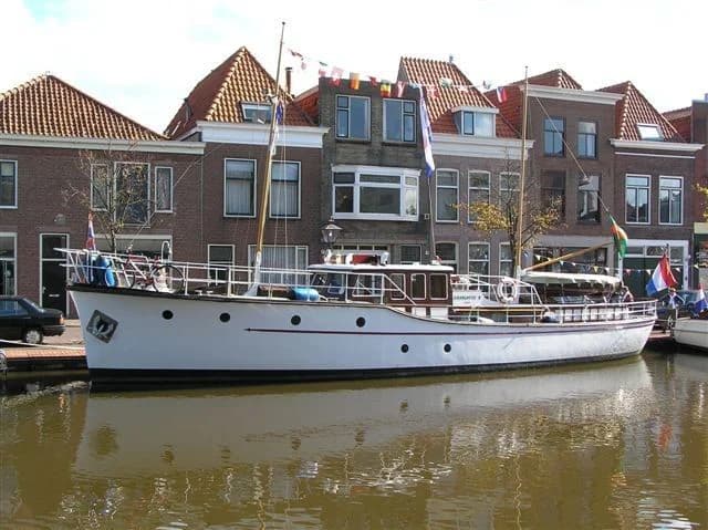De Vries Lentsch Bakdeksalonkruiser 18.00