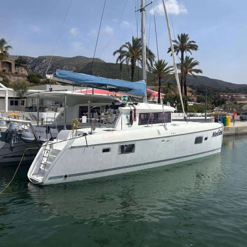 Lagoon 421
