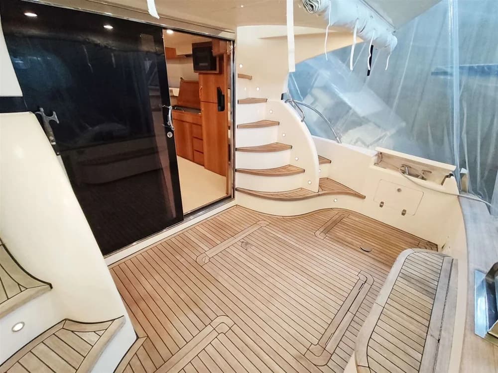 Cayman 42