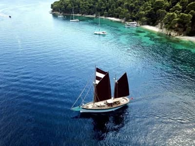 Classic 65ft Ketch Pilot House Classic K 2