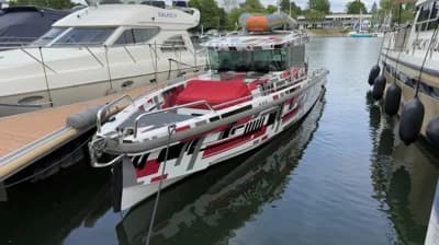 Axopar 37 XC Cross Cabin 2