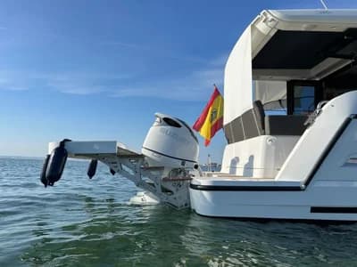 Sealine C390V 2