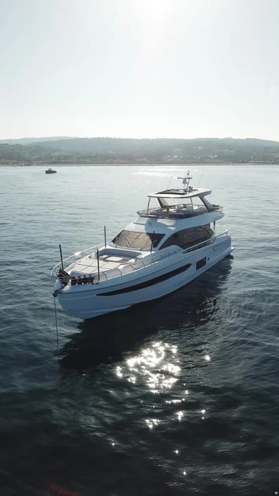 Azimut Fly 78