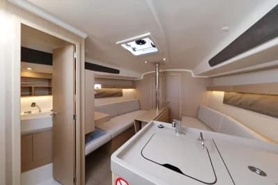 Beneteau Oceanis 34.1 3