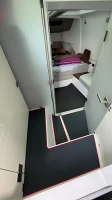Axopar 37 XC Cross Cabin 3