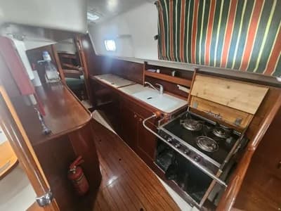 Beneteau Oceanis 36CC 3