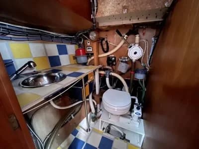 1992 Domp Kruiser 1030 Boat for Sale in Ardrossan 3