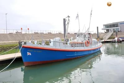 Waarschip 1076 Custom 2