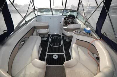 2006 Four Winns 255 Sundowner Boat for Sale in Southampton 2