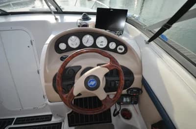 2006 Four Winns 255 Sundowner Boat for Sale in Southampton 3