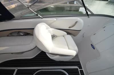 2006 Four Winns 255 Sundowner Boat for Sale in Southampton 5