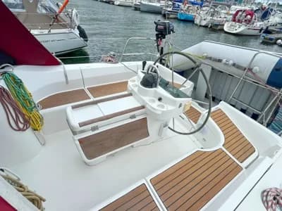 1998 Beneteau Oceanis Clipper 381 Boat for Sale in Plymouth 2