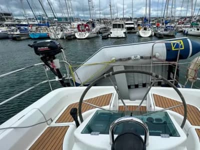 1998 Beneteau Oceanis Clipper 381 Boat for Sale in Plymouth 3