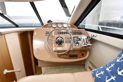2001 Bayliner 3788 Command Bridge Motoryacht 3