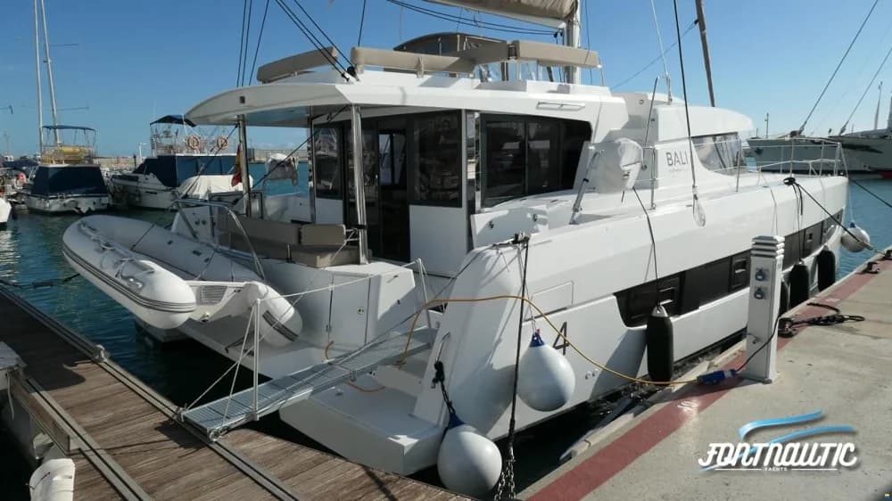 Bali 4.4 BALI CATAMARÁN