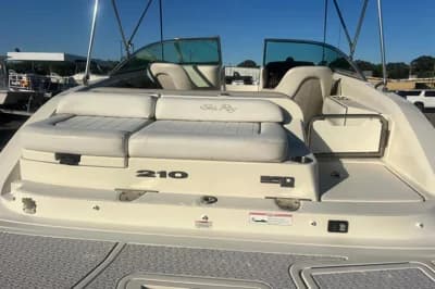 2009 Sea Ray 210 Sundeck 2