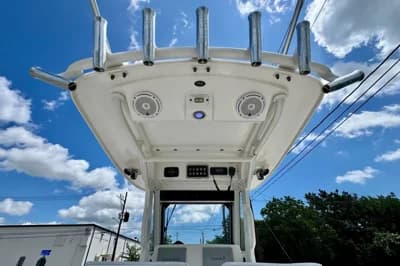 2014 Everglades 255 Center Console 3
