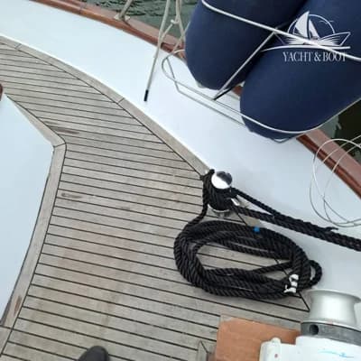 Gladstone Lyall & Co Aquila Queen Trawler 35 5