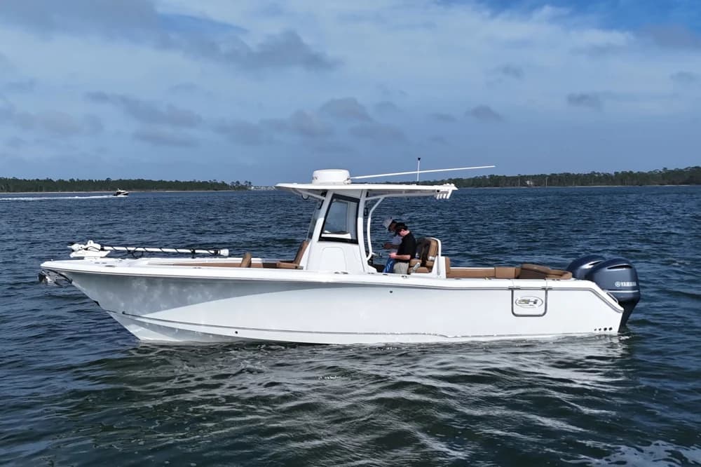 2021 Sea Hunt Ultra 305 SE