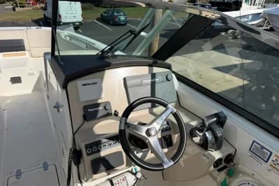 2016 Boston Whaler 270 Vantage 3