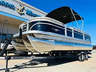 2025 Sun Tracker SportFish 22 XP3 2