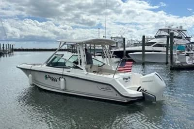 2022 Boston Whaler 240 Vantage 2