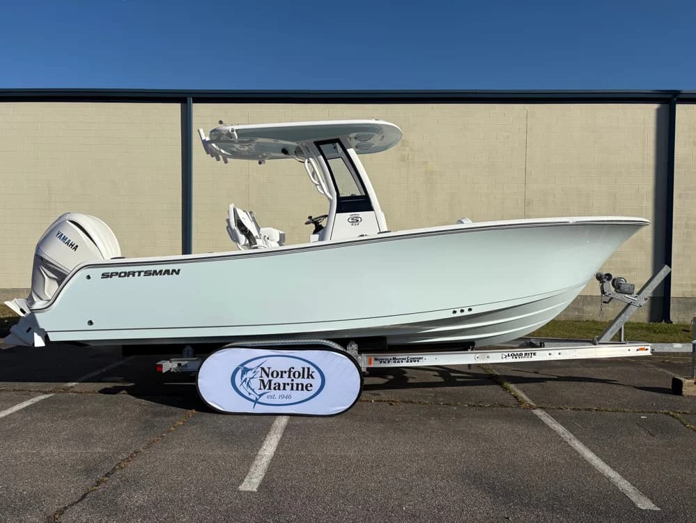2026 Sportsman Open 232 Center Console