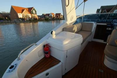 2002 Sealine S34 Boat for Sale in Lincoln 4