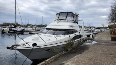 2005 Carver 420 Mariner | 42 ft 2