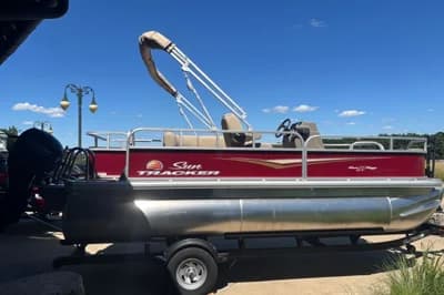 2025 Sun Tracker Bass Buggy 18 DLX 2