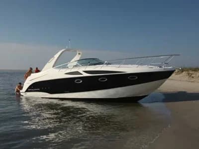 2010 Bayliner 335 | 33 ft 2